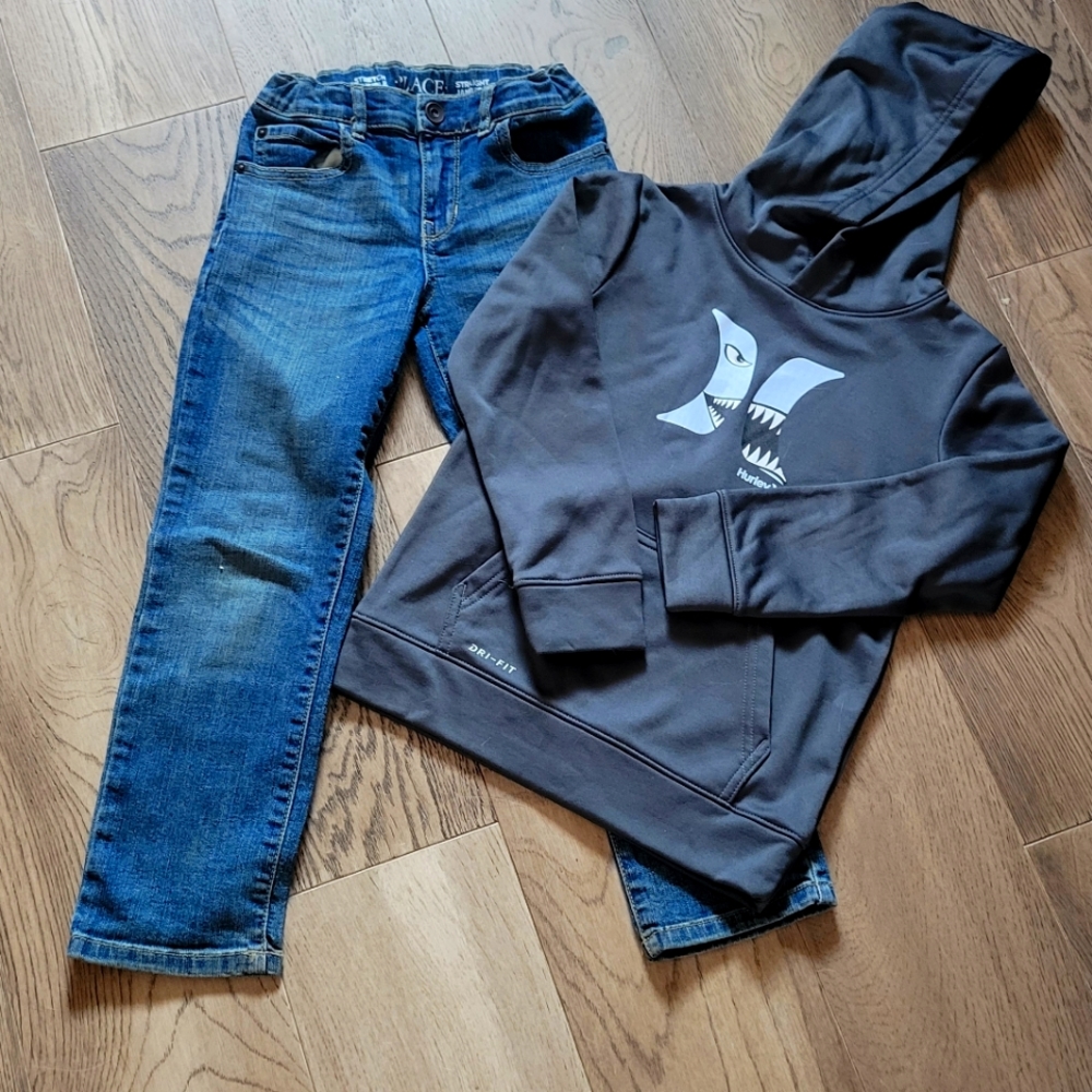 Jeans and Hoodie size 6 set of 2 great price!!!